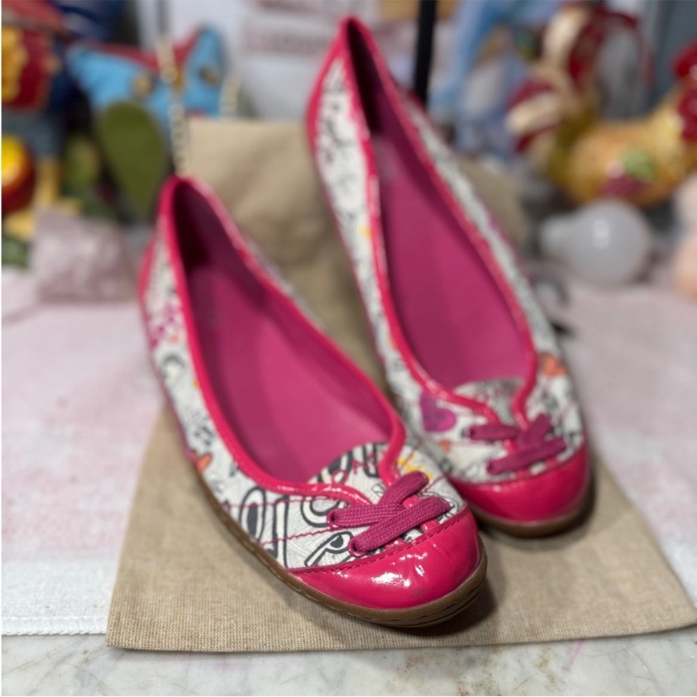 Coach Sz 8.5 Classic Dannie slip-on flats Poppy Pink Heart Logo Print Reg. $114